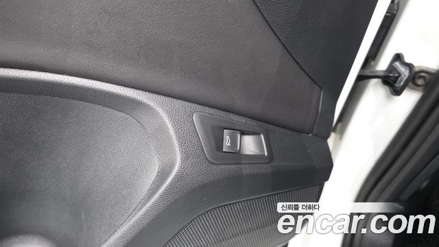 Volkswagen T-Roc 2021 — photo 30