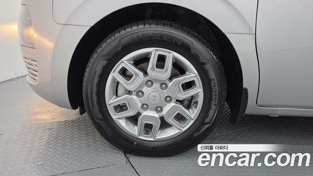 Hyundai Staria 2022 — photo 5