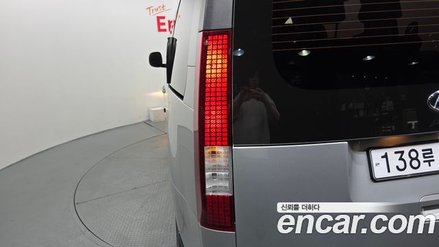 Hyundai Staria 2022 — photo 9