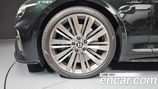Bentley Continental 2025 — photo 5