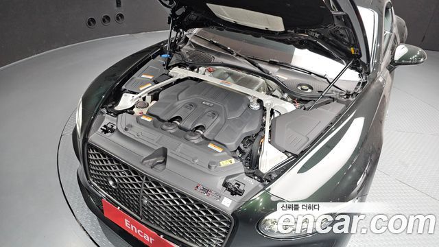 Bentley Continental 2025 — photo 6
