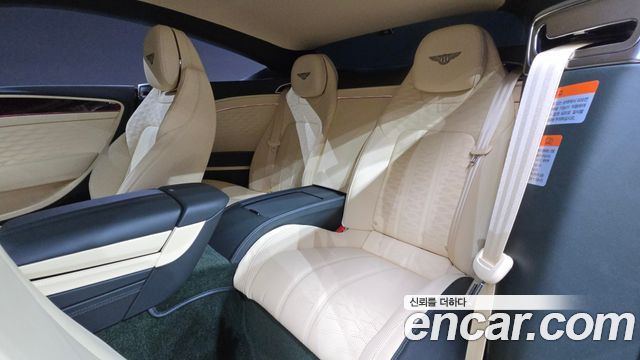 Bentley Continental 2025 — photo 18