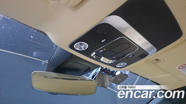 Bentley Continental 2025 — photo 25