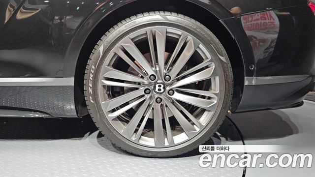 Bentley Continental 2025 — photo 7
