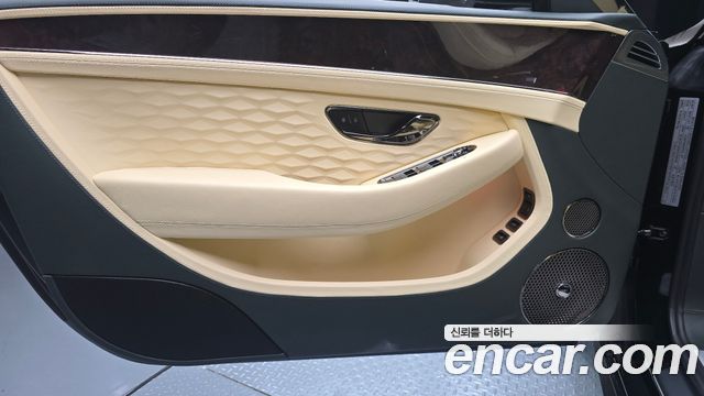 Bentley Continental 2025 — photo 14