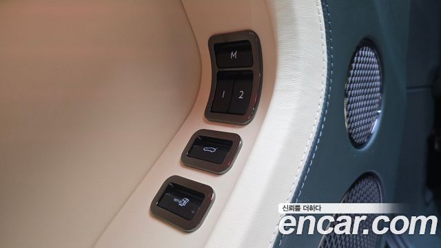 Bentley Continental 2025 — photo 30