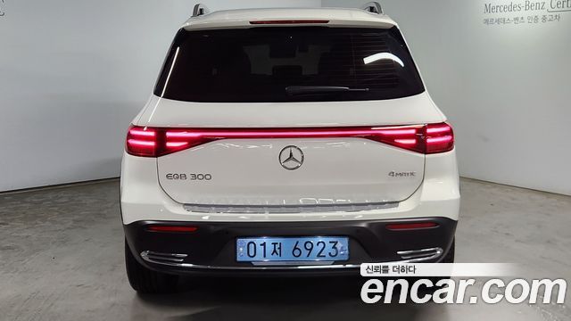 Mercedes-Benz EQB 2024 — photo 4