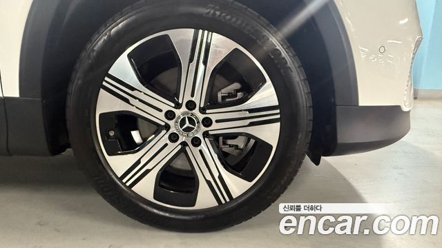 Mercedes-Benz EQB 2024 — photo 5