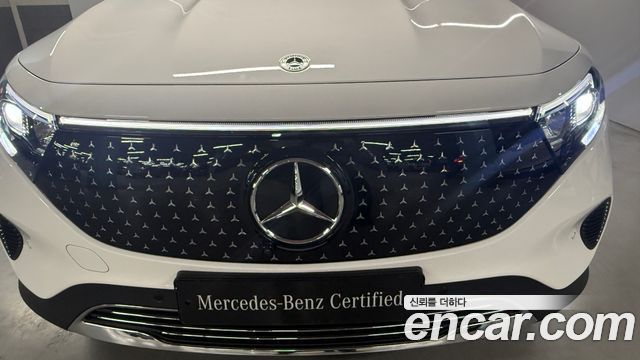 Mercedes-Benz EQB 2024 — photo 12