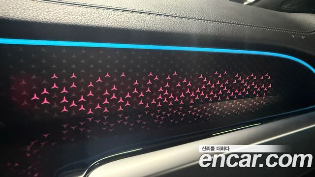 Mercedes-Benz EQB 2024 — photo 17