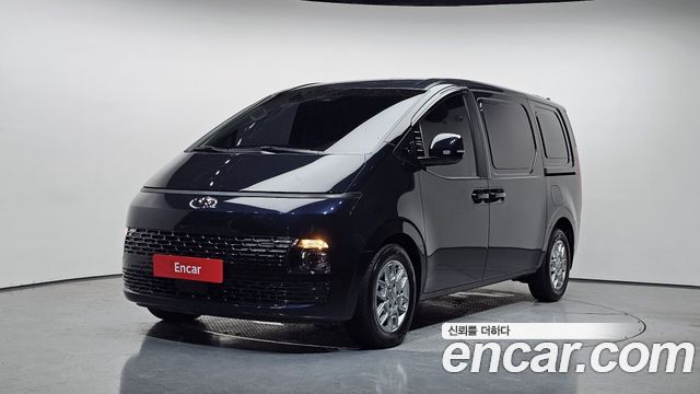 Hyundai Staria 2023 — photo 1