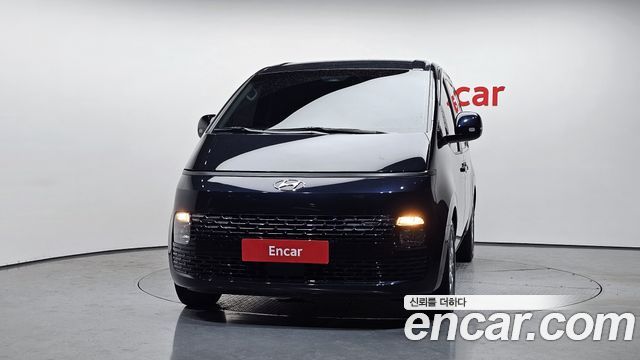 Hyundai Staria 2023 — photo 3