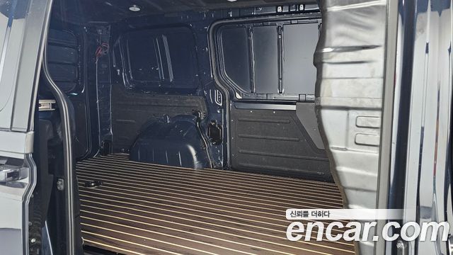 Hyundai Staria 2023 — photo 18