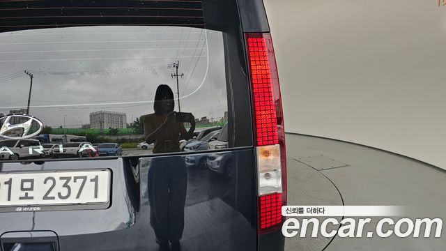 Hyundai Staria 2023 — photo 9