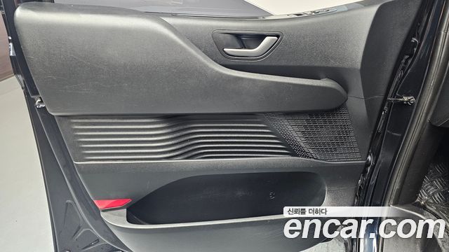 Hyundai Staria 2023 — photo 15
