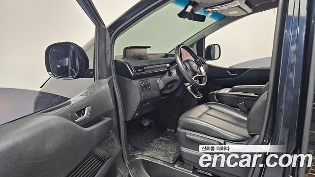 Hyundai Staria 2023 — photo 16