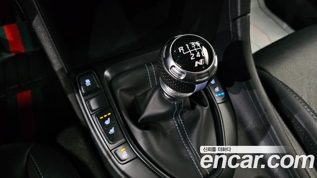 Hyundai Veloster 2020 — photo 12