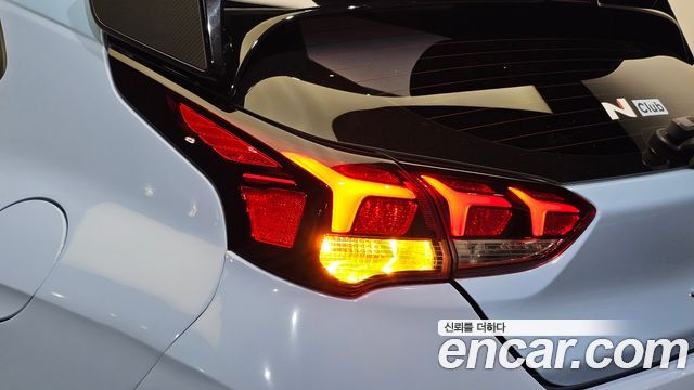 Hyundai Veloster 2020 — photo 9