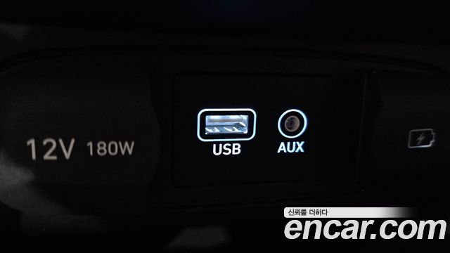 Hyundai Veloster 2020 — photo 28