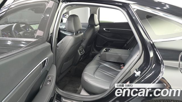 Hyundai Sonata 2022 — photo 17