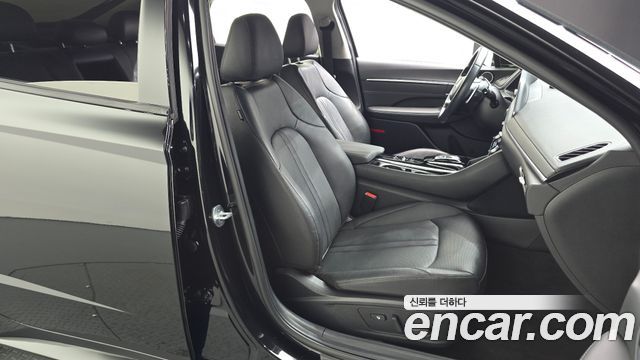 Hyundai Sonata 2022 — photo 16