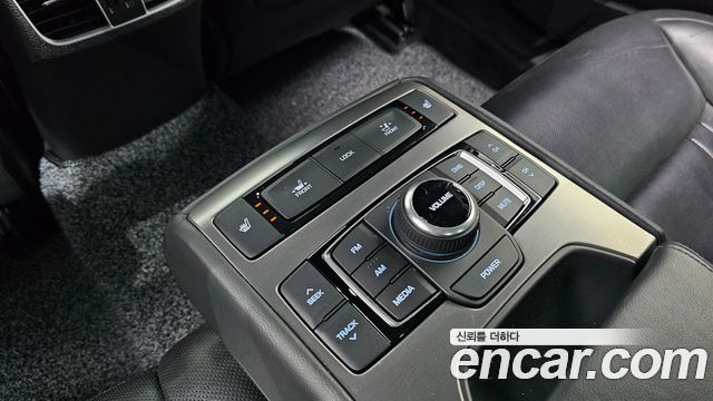 Hyundai Genesis 2016 — photo 9