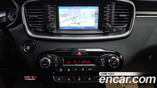 Kia Sorento 2015 — photo 22