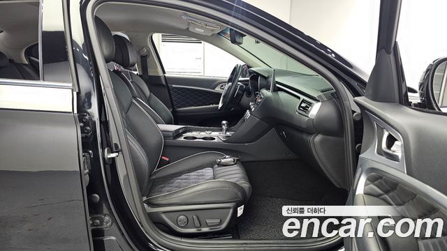 Genesis G70 2019 — photo 16