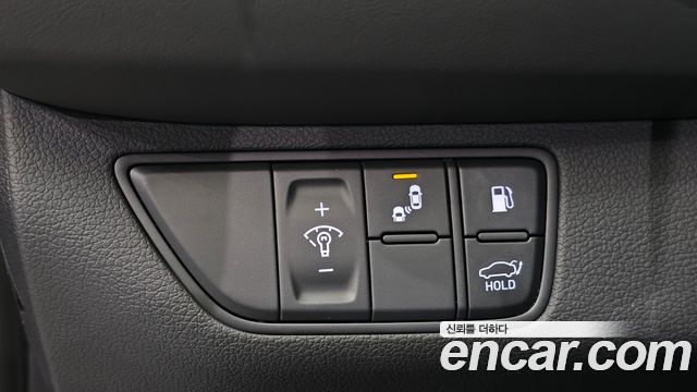 Genesis G70 2019 — photo 27