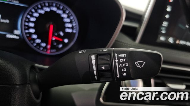 Genesis G70 2019 — photo 28