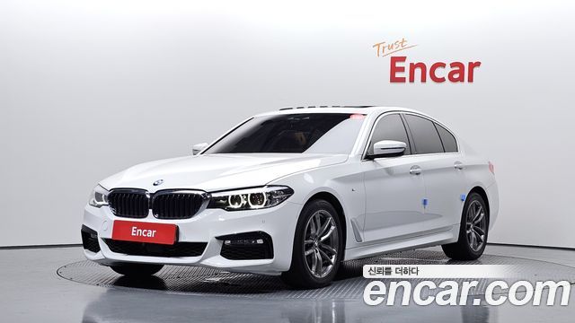 BMW 5-Series 2018 — photo 1