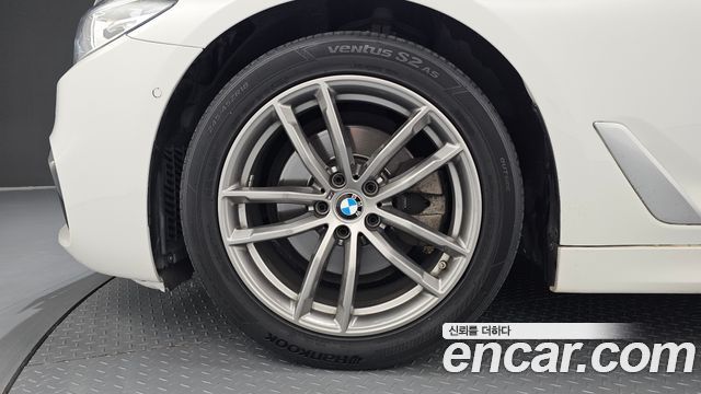 BMW 5-Series 2018 — photo 5