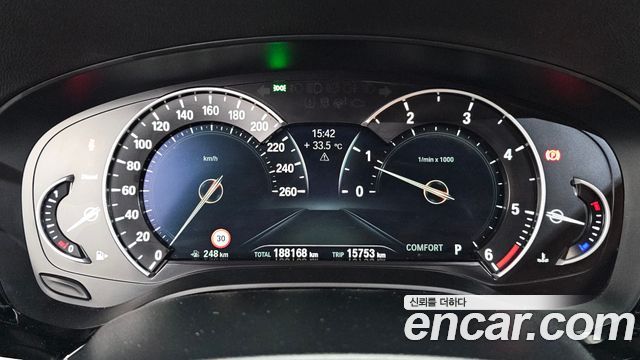 BMW 5-Series 2018 — photo 8