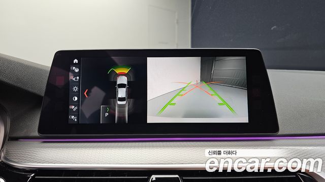 BMW 5-Series 2018 — photo 15