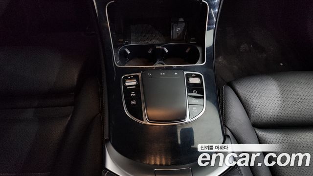 Mercedes-Benz GLC-Class 2021 — photo 19