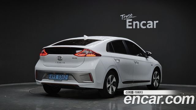 Hyundai Ioniq 2017 — photo 2