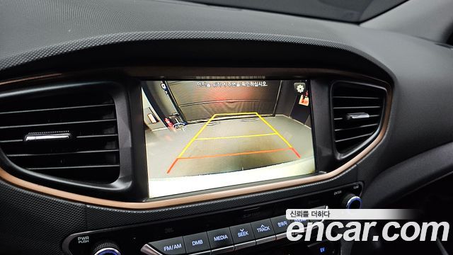 Hyundai Ioniq 2017 — photo 20