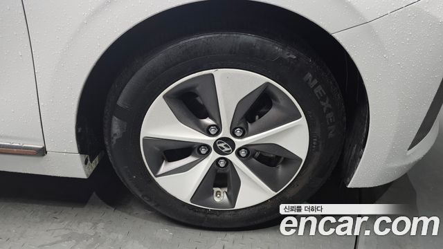 Hyundai Ioniq 2017 — photo 7