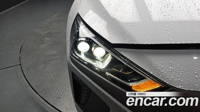 Hyundai Ioniq 2017 — photo 8