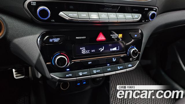 Hyundai Ioniq 2017 — photo 28
