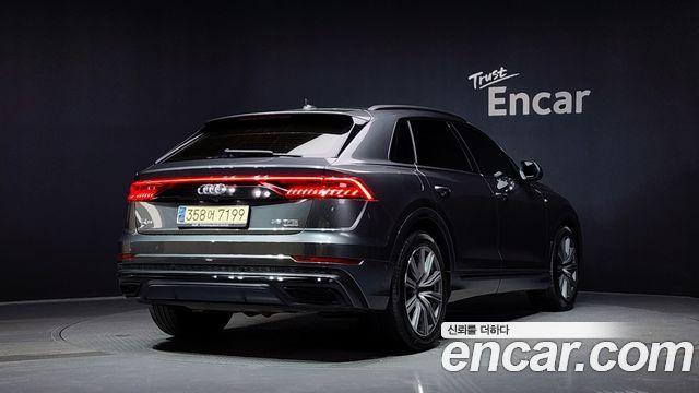 Audi Q8 2021 — photo 2