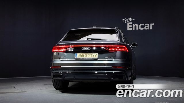 Audi Q8 2021 — photo 4