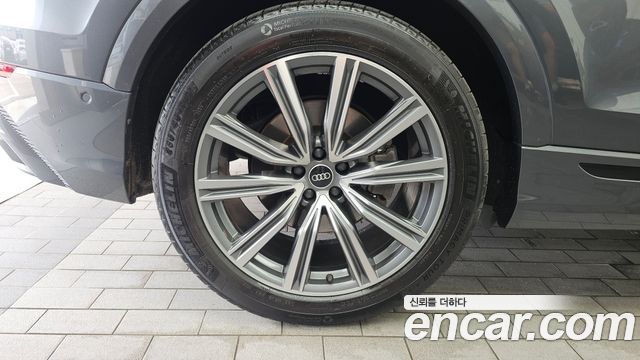 Audi Q8 2021 — photo 5