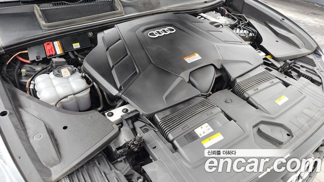 Audi Q8 2021 — photo 6