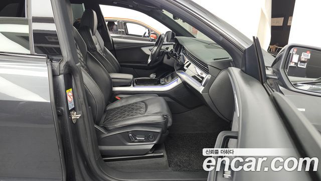 Audi Q8 2021 — photo 11
