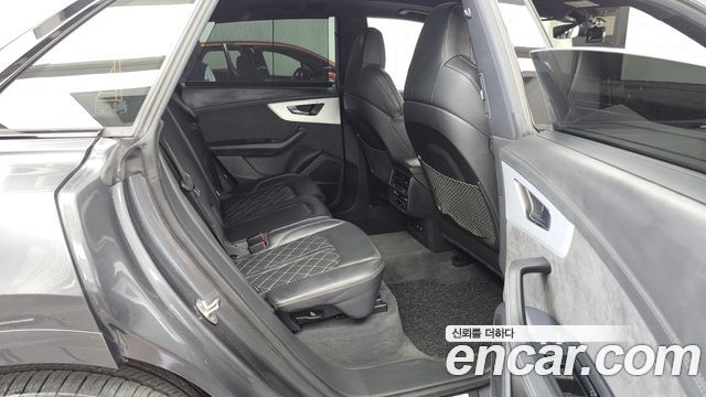Audi Q8 2021 — photo 12