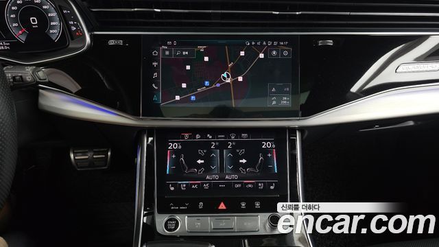 Audi Q8 2021 — photo 14