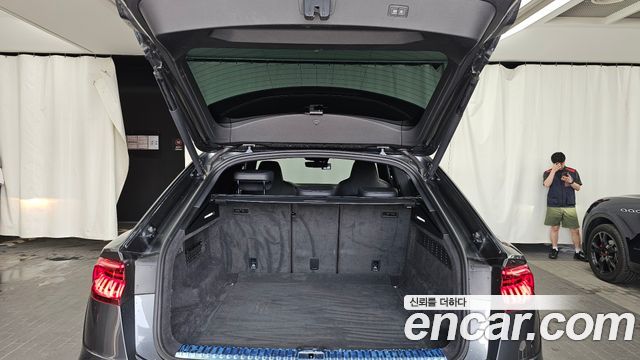 Audi Q8 2021 — photo 20