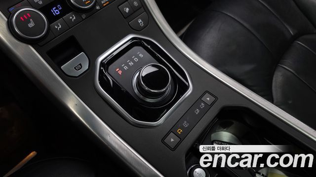 Land Rover Range Rover Evoque 2018 — photo 9