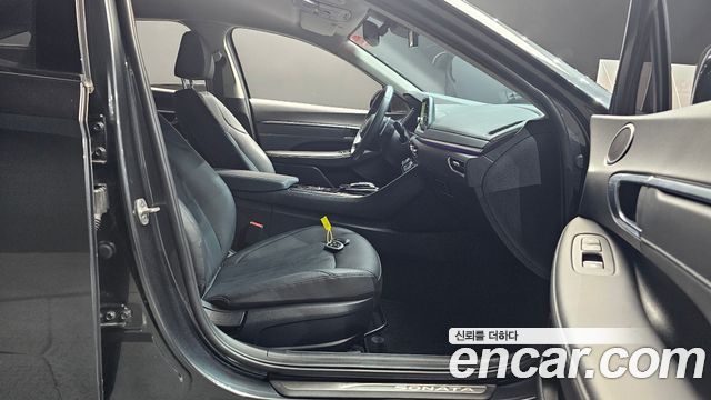 Hyundai Sonata 2022 — photo 16